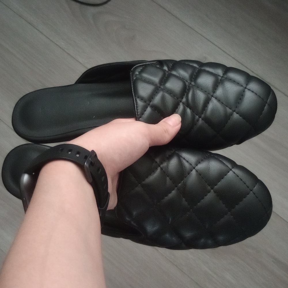 Black mule slide shoes